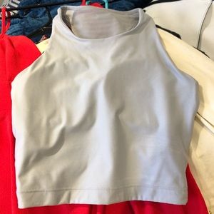 Athletic cropped workout shirt
